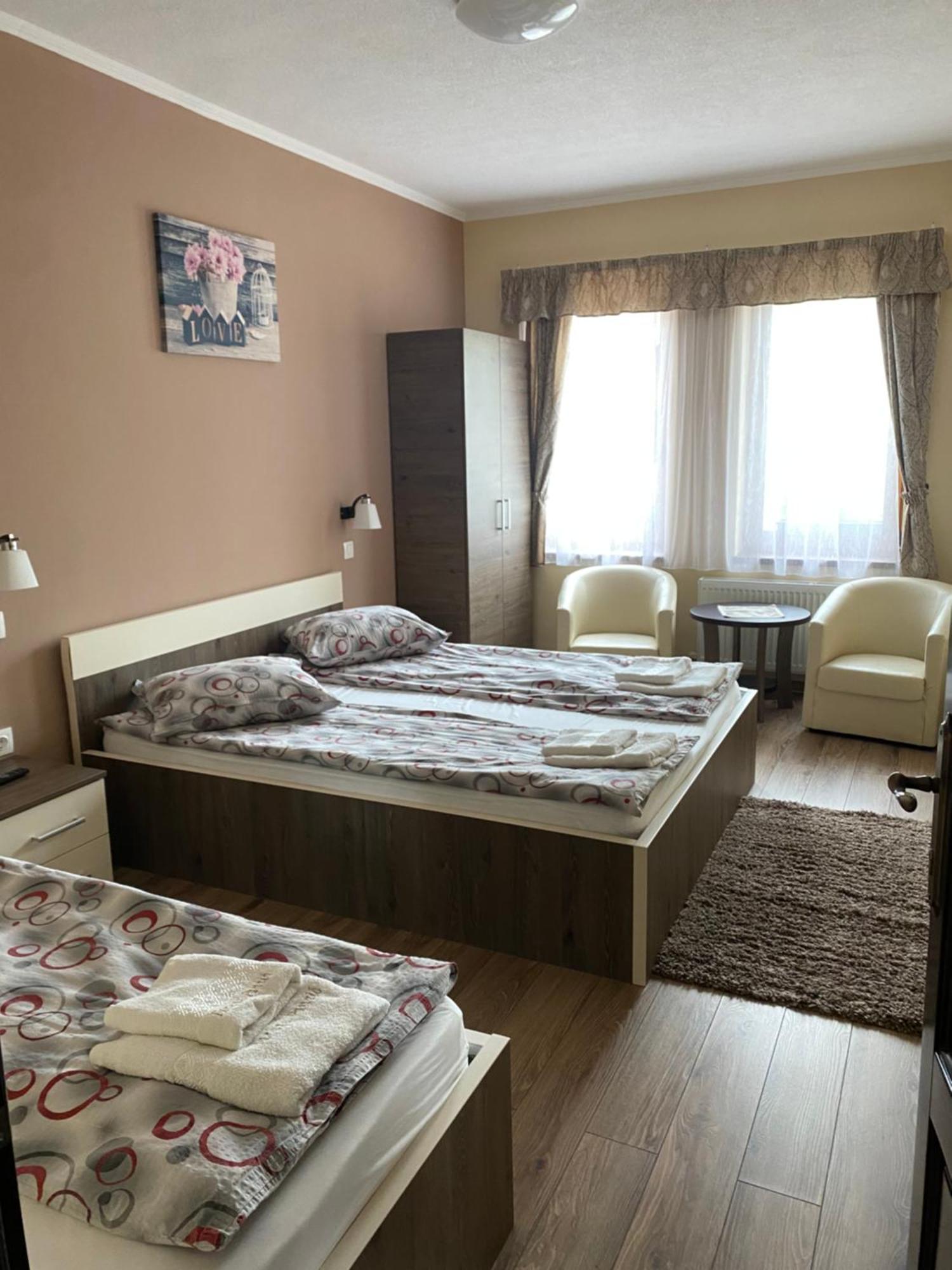 Farkas Panzió Praid Exterior foto